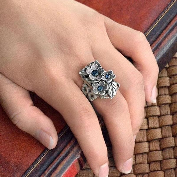 Blühender Saphir-Ring