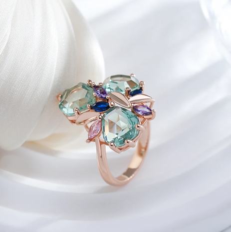 Elegantes Aquamarinblumen-Set mit luxuriöser 18 Karat Roségoldplattierung