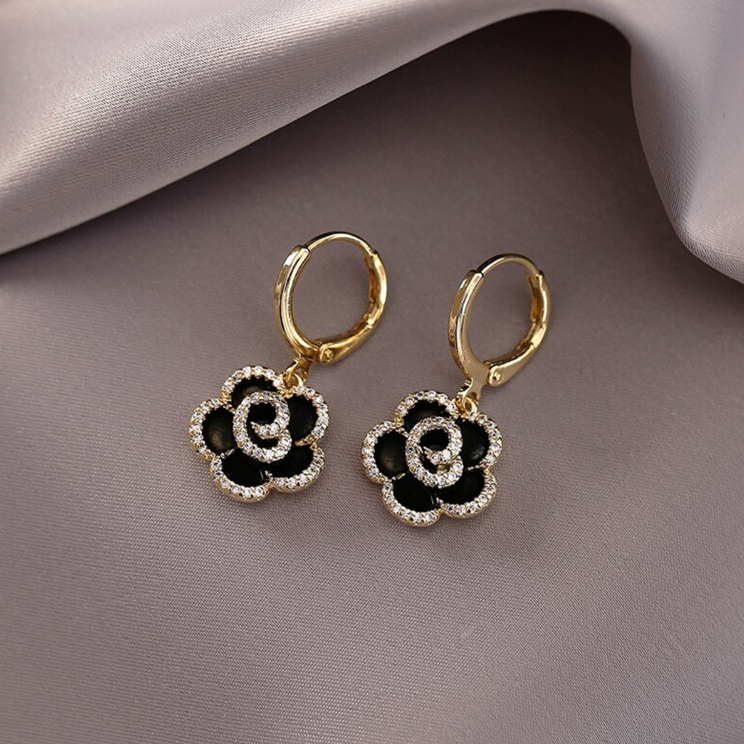 Elegante Lotus Ohrringe in Schwarz: Stilvolles Accessoire für jeden Anlass