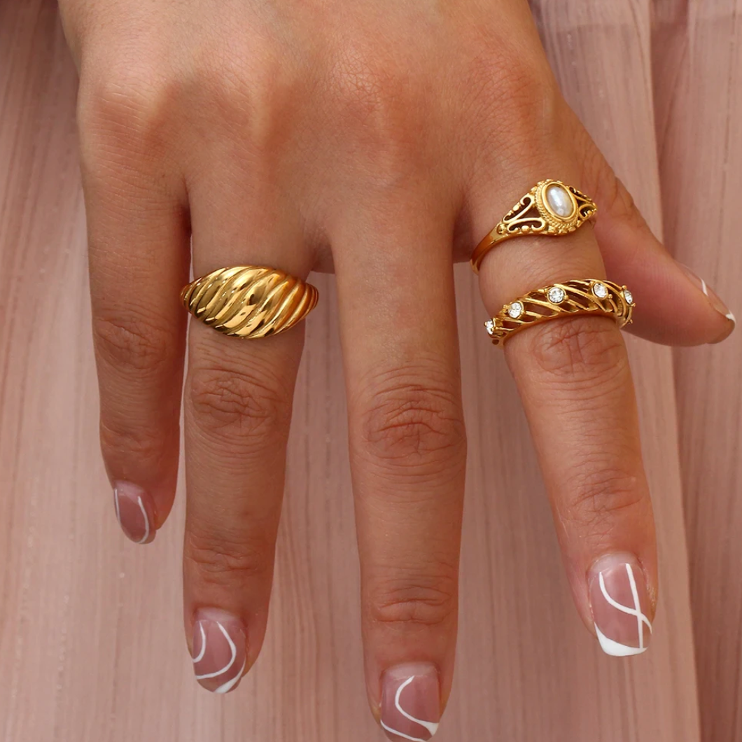 Eleganter 18 Karat vergoldeter Ring mit einer exquisiten Luxusperle