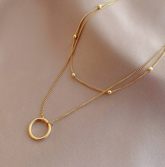 Elegante 18 Karat vergoldete Doppelhalskette mit stilvollem Ring