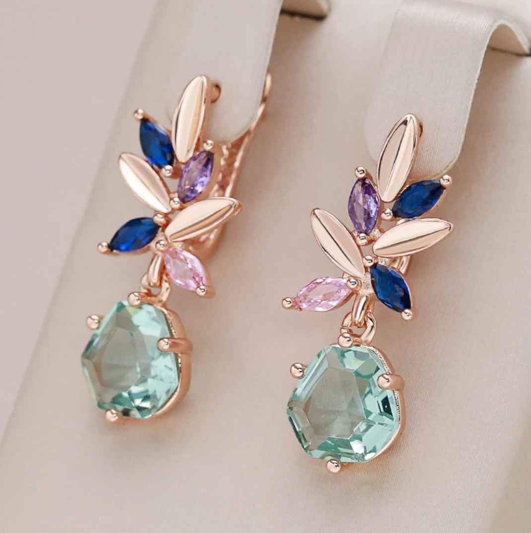 Elegantes Aquamarinblumen-Set mit luxuriöser 18 Karat Roségoldplattierung