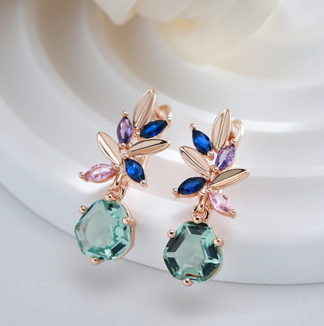 Elegantes Aquamarinblumen-Set mit luxuriöser 18 Karat Roségoldplattierung