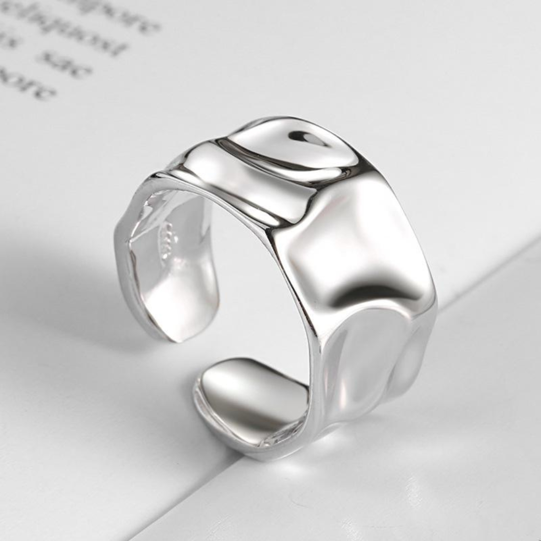 Eleganter asymmetrischer breiter Ring aus hochwertigem 925er Sterlingsilber