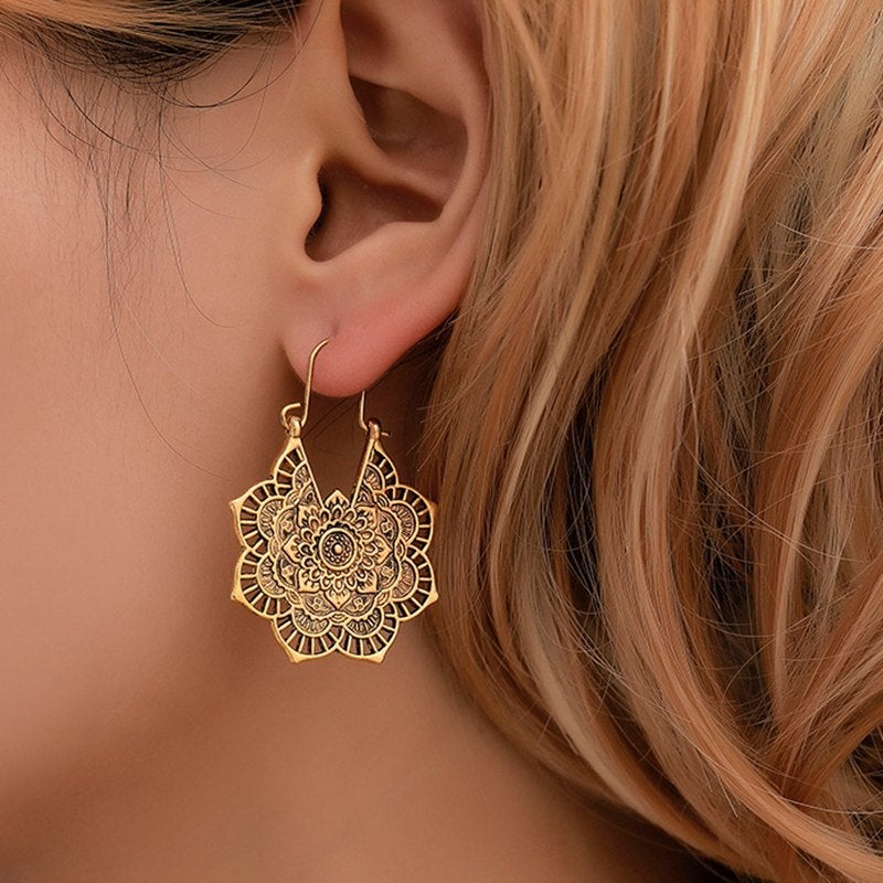 Elegante Lotus-Mandala-Ohrringe für zeitlosen Stil