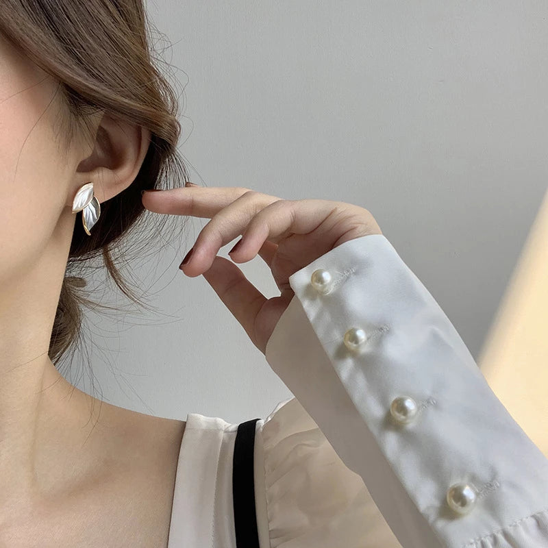 Elegante handgefertigte Emaille-Ohrringe „Glückliche Flügel“