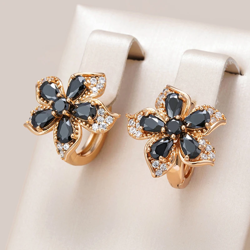 Schicke schwarze Kristallblumen-Ohrringe für einen Hauch von Eleganz