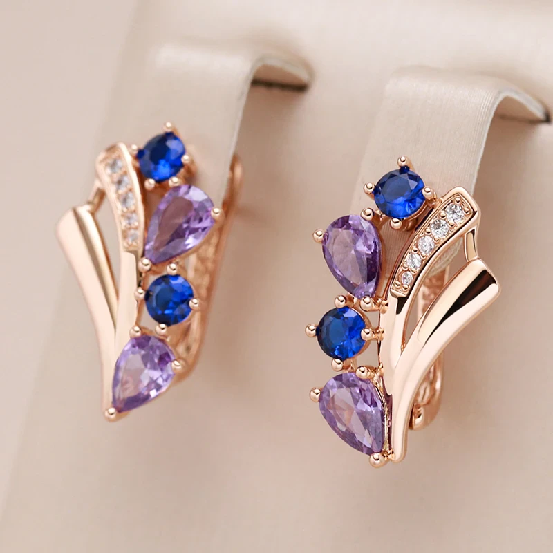 Glamouröse Ohrringe mit funkelnden violetten Zirkonia