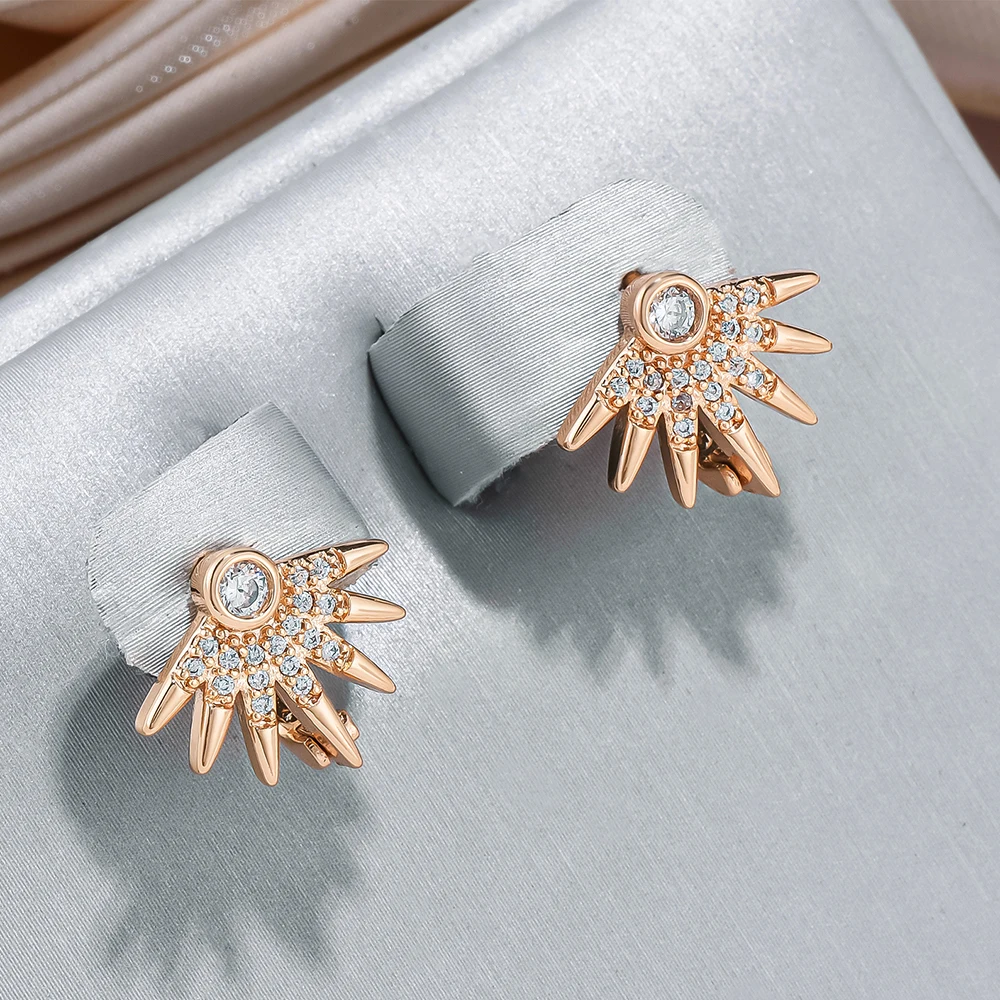 Strahlende Eleganz: Glamouröse Goldene Sonnenelement-Ohringe