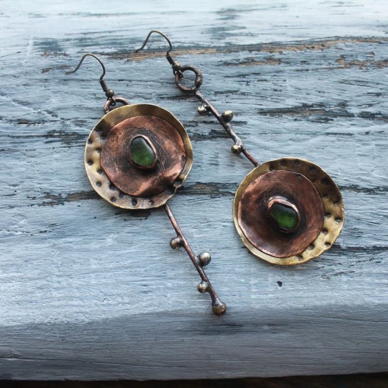 Elegante Vintage-Ohrclips in verblasstem Braun