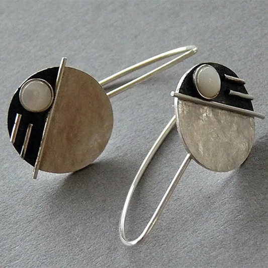 Elegante Vintage-Ohrhänger mit strahlendem weißen Opal