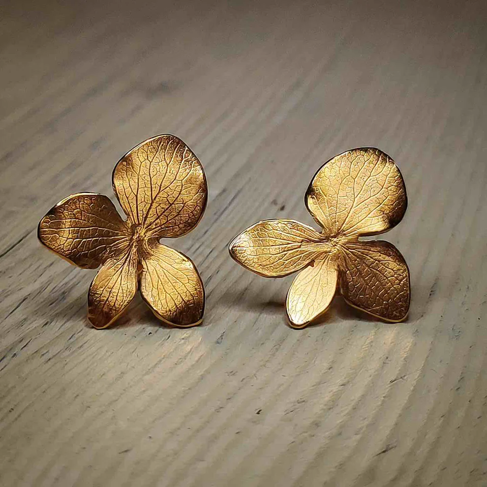 Elegante Vintage Goldene Blumenohrringe