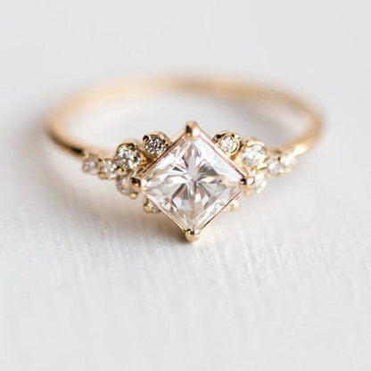 Eleganter Zirkonia-Ring aus edlem Gold und Silber