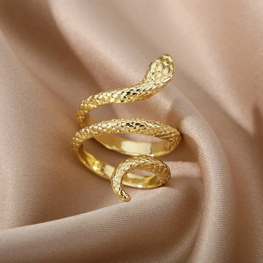 Eleganter Goldschlangenring – zeitlose Eleganz für jeden Anlass