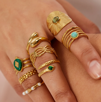 Jade-Ring im eleganten Maya-Design mit edler 18 Karat Vergoldung
