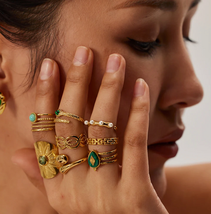 Jade-Ring im eleganten Maya-Design mit edler 18 Karat Vergoldung