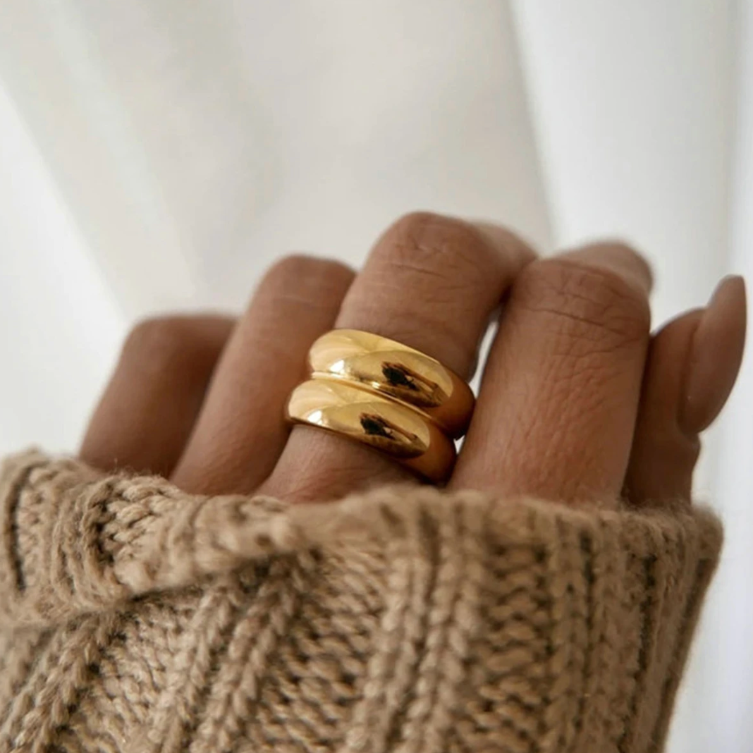 Eleganter doppelter klassischer Ring mit 18 Karat Goldbeschichtung