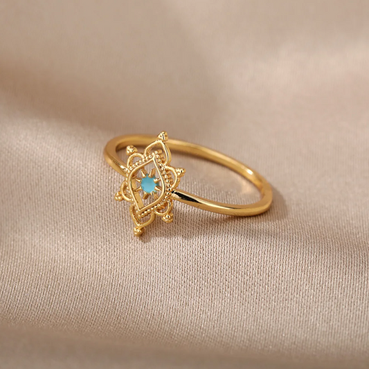 Eleganter antiker Ring aus 18 Karat vergoldetem Schmuck