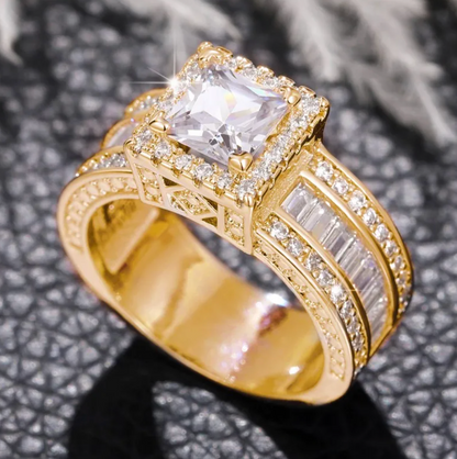 Eleganter 18 Karat vergoldeter Ring mit funkelndem Kristall