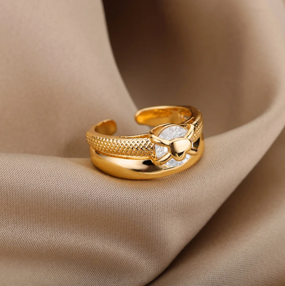 Eleganter Ring Pure Heart in 18 Karat Gold-Optik