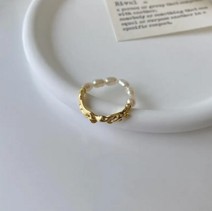 Eleganter 18 Karat vergoldeter Ring mit edlen Kaspischen Meeresperlen