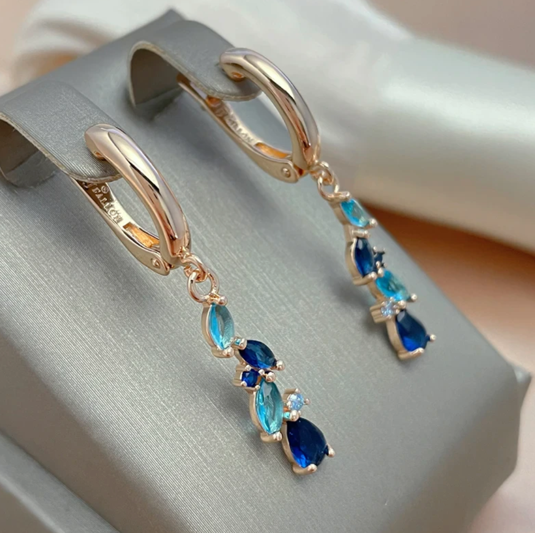 Elegantes Set aus Meerestränen in edlem 18 Karat Roségoldoxid-Design