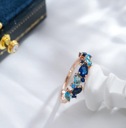 Elegantes Set aus Meerestränen in edlem 18 Karat Roségoldoxid-Design