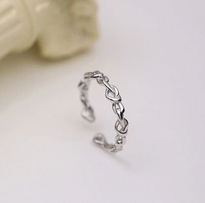 Herzverzierter Ring aus hochwertigem 925er Sterlingsilber