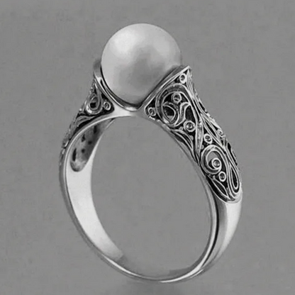 Eleganter Vintage Silberring mit Perlenakzenten