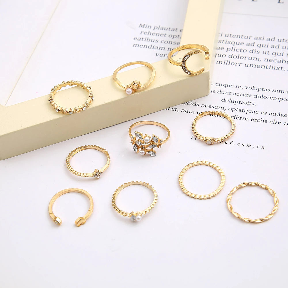 Set von 10 exquisiten böhmischen silbernen und vergoldeten Ringen