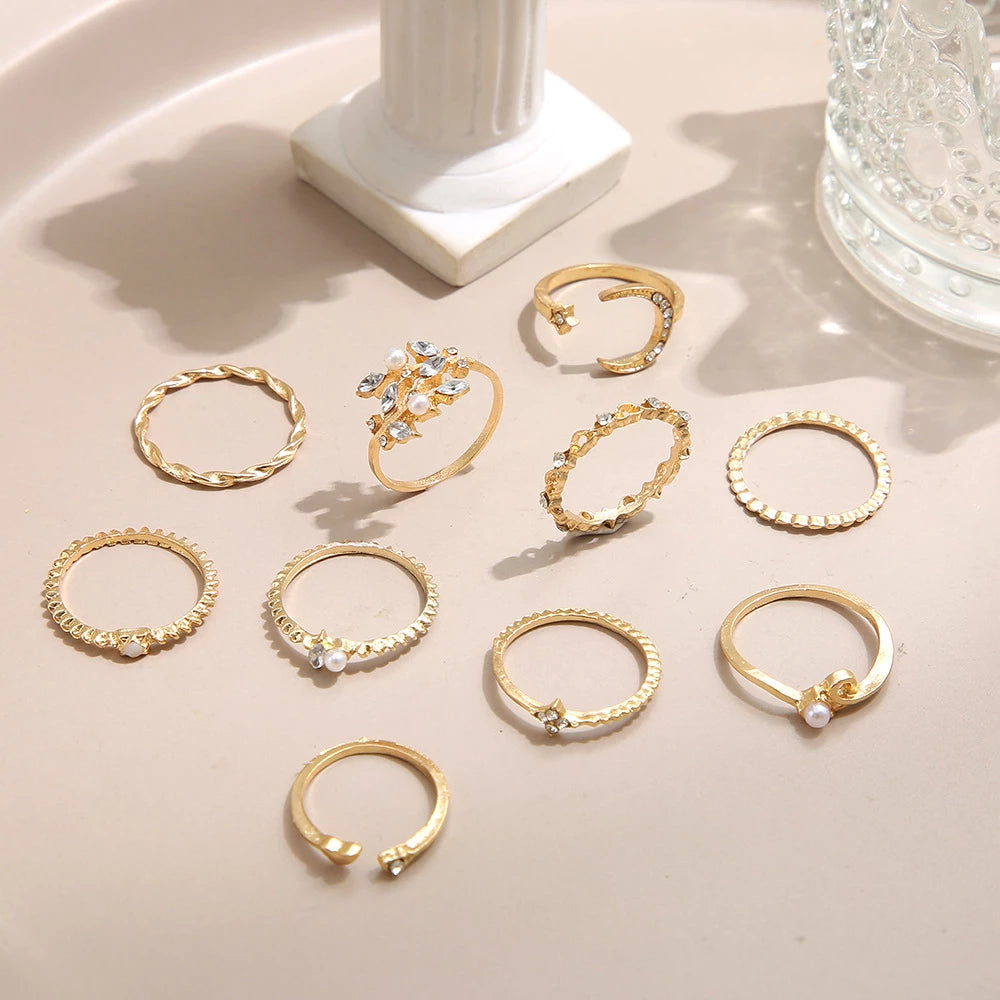 Set von 10 exquisiten böhmischen silbernen und vergoldeten Ringen