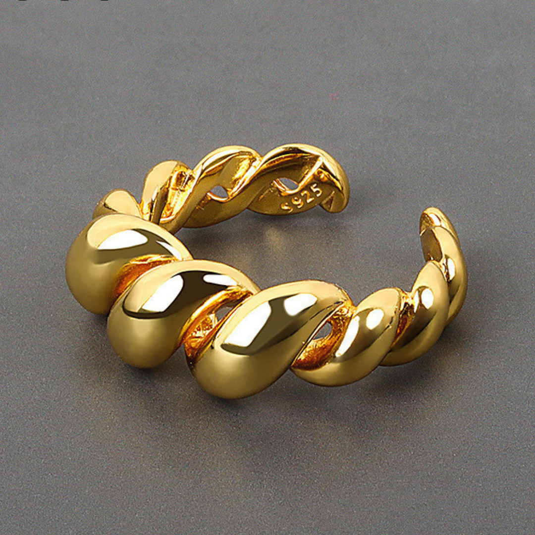 Elegant 18K Gold Plated Spiral Ring
