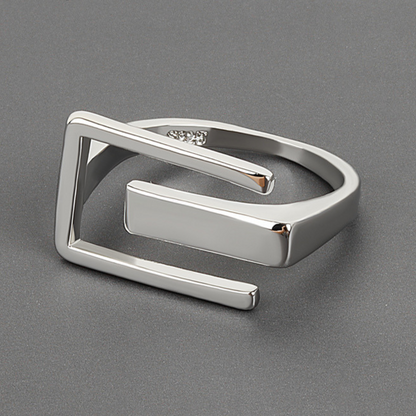 Eleganter verstellbarer Ring aus hochwertigem 925er Sterlingsilber im modernen Design