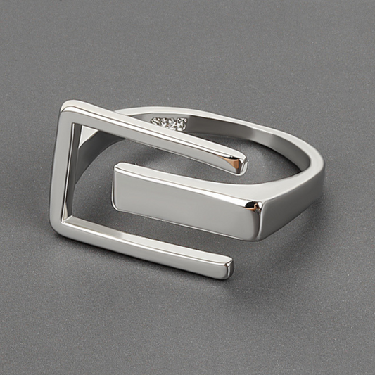 Eleganter verstellbarer Ring aus hochwertigem 925er Sterlingsilber im modernen Design