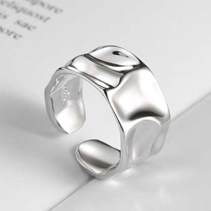 Eleganter asymmetrischer breiter Ring aus hochwertigem 925er Sterlingsilber