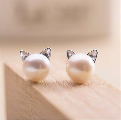 Katzenohrringe mit edlen Zuchtperlen und feinem Silber