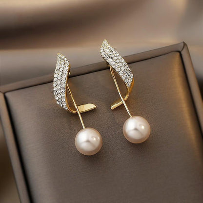 Elegante Gold-Perlenohrringe für strahlenden Glamour