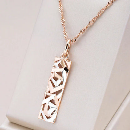 Elegante rechteckige Schmuck-Halskette mit goldenem Anhänger