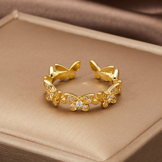 Eleganter verstellbarer Goldring mit Schmetterlingsdesign