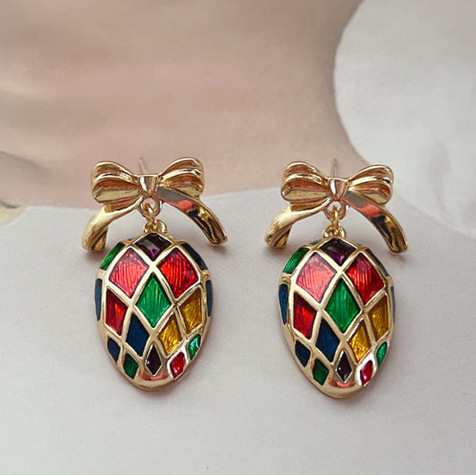 Wunderschöne vintage mehrfarbige Emaille-Gold-Ohringe