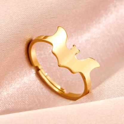 Eleganter Gothic Fledermaus Halloween Ring aus hypoallergenem 18K vergoldetem Stahl