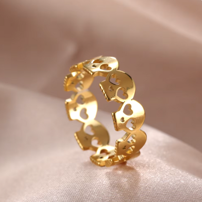 Eleganter Schädelring aus hypoallergenem Stahl, 18 Karat vergoldet – das perfekte Accessoire für Halloween!