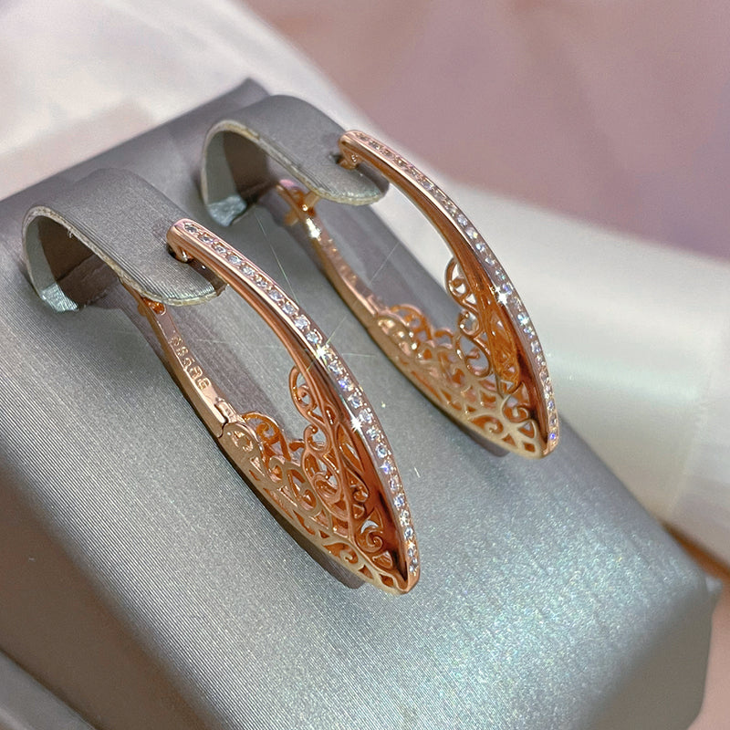 Elegante Goldohrringe mit funkelndem Glanz