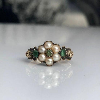 Klassischer Grüner Perlenblumenring im Vintage-Stil