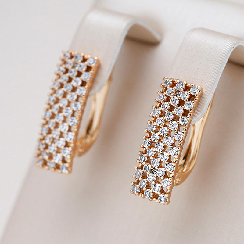 Elegante Zirkonia-Ohrstecker aus strahlendem Gold