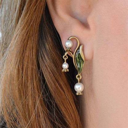 Faszinierende Boho-Ohrringe aus Emaille und Perlen