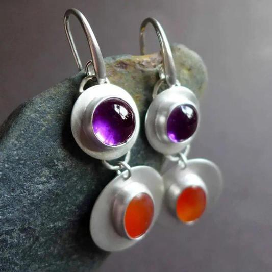 Elegante Sterling-Silber-Ohrringe mit leuchtenden roten und lila Kristallen