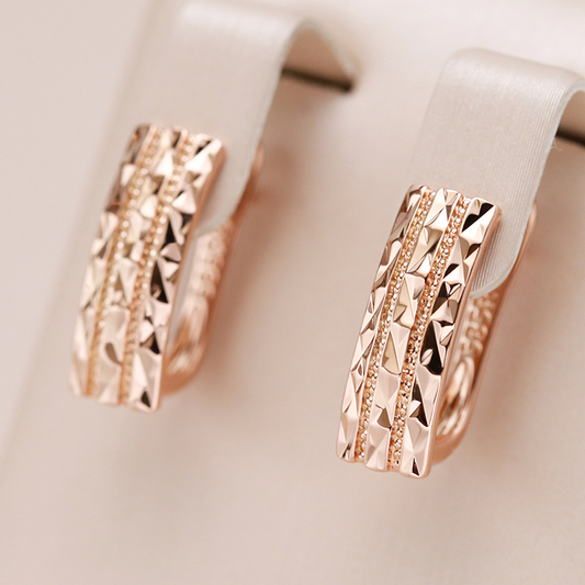Exquisite Gold-Ohringe für einen Hauch von Luxus