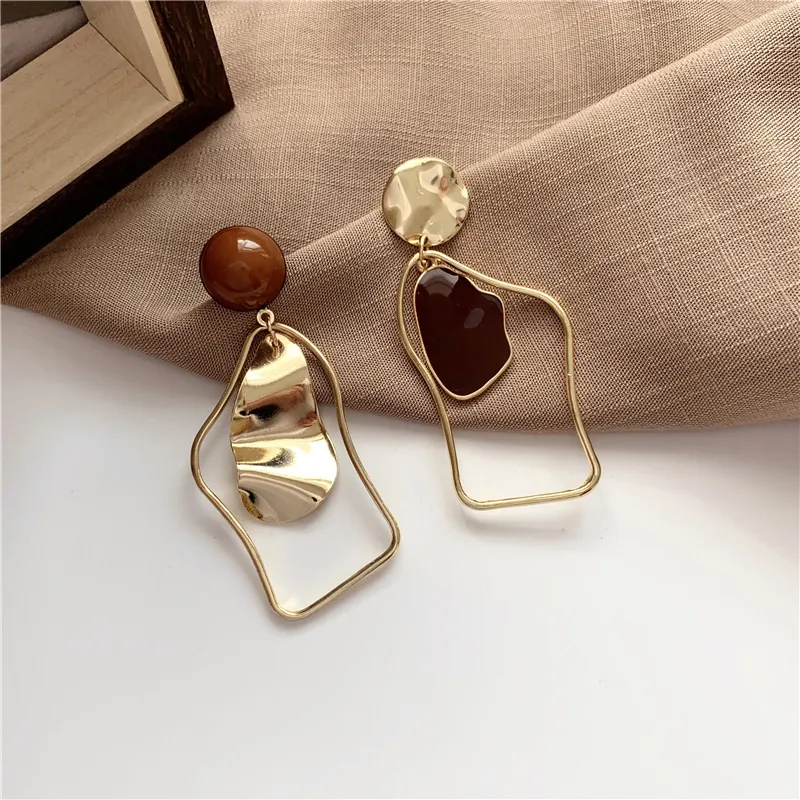 Elegante Vintage-Ohrringe mit goldbraunen Steinen