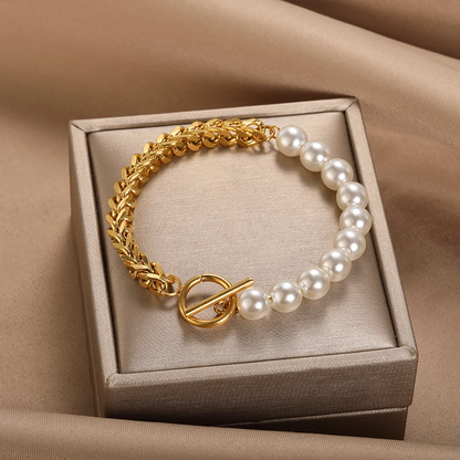 Trendiges Goldenes Perlenarmband - Ein Hauch von Eleganz